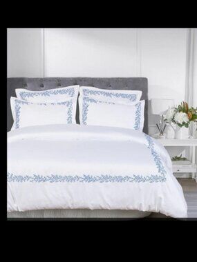 New Melange Home Floral Vine Embroidered Duvet Set Size Full Queen $260 Value